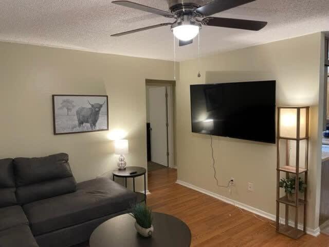 Charming 1-Br Upstairs Apartment Near Fort Sill! Lawton Esterno foto